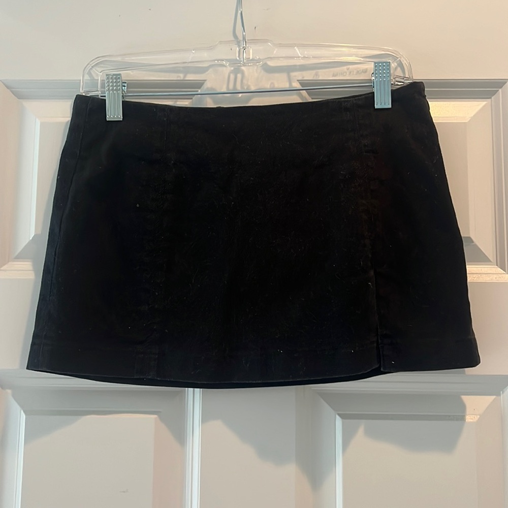 Black Low-Rise Mini Skirt with Slit